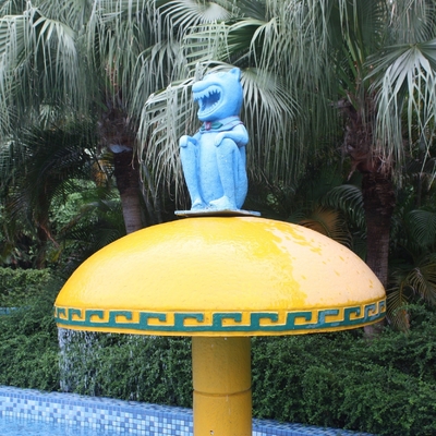 La aguamarina antigua de la seta juega al juego del espray del equipo/de agua del parque del agua