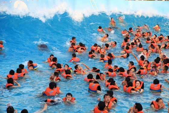 Waterfun Gran surf Tsunami Océano Piscina de agua con olas Parque de vacío 3 metros de altura
