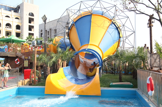 Parque comercial interior/al aire libre de los toboganes acuáticos de la fibra de vidrio de paseo medio del agua del tornado