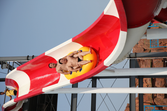 Toboganes acuáticos de encargo de Funnuy, diapositiva de la aguamarina del bumerán del parque de atracciones para la diversión de la familia de 2 personas