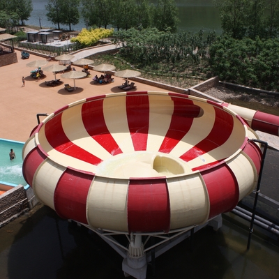 Riegue los toboganes acuáticos de la fibra de vidrio del equipo del patio/el tobogán acuático del Super Bowl para el parque temático