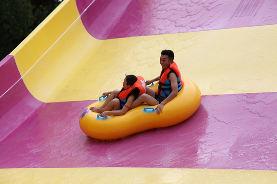 Diapositiva de encargo al aire libre de la aguamarina del bumerán del parque de atracciones de los toboganes acuáticos para 2 personas
