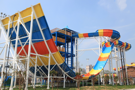 Resina gigante de Ashland/DSM de los toboganes acuáticos de la fibra de vidrio del bumerán, altura de la plataforma del 18.75m