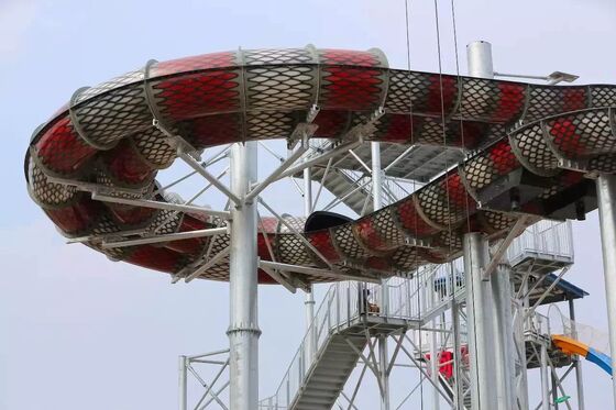 Tobogán acuático King Cobra de fibra de vidrio con plataforma de 16,4 m de altura, capacidad para 480 personas y estructura de acero galvanizado en caliente