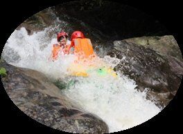 Mountain Rapids Ride with Hot-dip Galvanized Steel Structure and Fiberglass Flume for Themed Mountain River Drifting