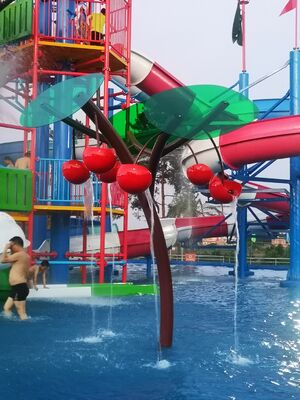 Equipo de juegos acuáticos para niños con estructura de acero galvanizado en caliente, tobogán de fibra de vidrio resistente a la corrosión y diseño de seguridad para aguas poco profundas