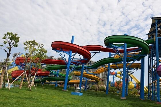Deslizamiento de agua en espiral personalizado de múltiples carriles para parques acuáticos - Fabricante auditado por SGS