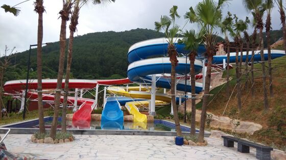 Deslizamiento de agua en espiral personalizado de múltiples carriles para parques acuáticos - Fabricante auditado por SGS