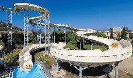 Esquí de rafting familiar con balsa de 4-6 personas, altura de plataforma de 16 m y capacidad de 120 personas / hora para parques acuáticos