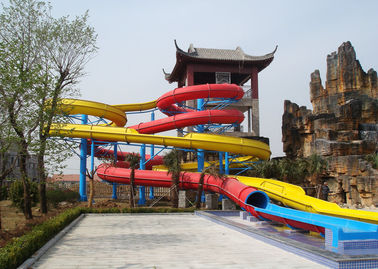 Equipo de Waterpark, fibra de vidrio abierta/diapositiva espiral cercana, altura de encargo de los toboganes acuáticos el 11m