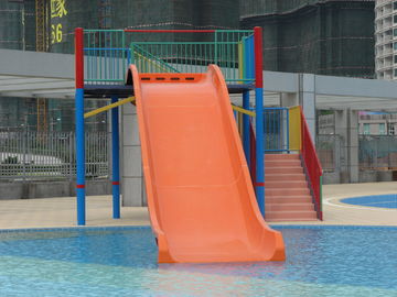 El tobogán acuático ancho de los niños de la fibra de vidrio, diapositivas de la altura de los 5.0m para el parque del agua