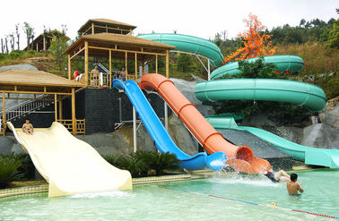 Equipo de Waterpark, fibra de vidrio abierta/diapositiva espiral cercana, altura de encargo de los toboganes acuáticos el 11m